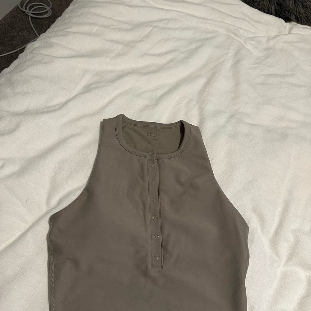 Abercrombie workout top - size small